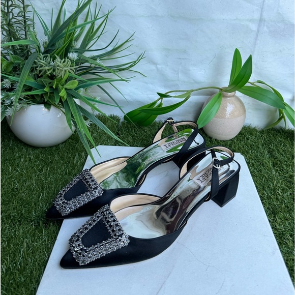 BADGLEY MISCHKA Crystal Embellishments Slingback Pumps Black satin size 7 women - Picture 9 of 17